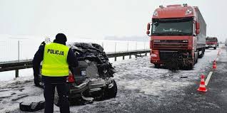 Do wypadku doszło w sobotę po godzinie 15, na wysokości kobyłki. Wypadek Na S8 Dwie Osoby Trafily Do Szpitala Radio Ziemi Wielunskiej