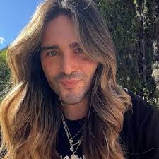 Vonda Hanna's Instagram, Twitter & Facebook