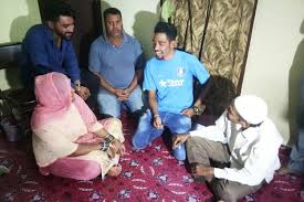 Mohammed siraj (born 13 march 1994) is an indian cricketer who plays for hyderabad, royal challengers bangalore and the india national cricket team. Mohammed Siraj S Father Passes Away Cricketer To Miss Funeral Due To Quarantine Rules The News Minute