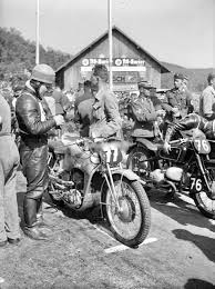 Pin Auf Motorcycling The Pioneers