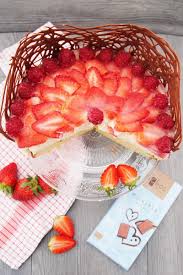 Veganer Erdbeer Pudding Kuchen C B With Andrea Rezept Pudding Kuchen Sommer Kuchen Vegane Sussigkeiten