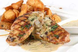 Steak ayam original yang diketahui merupakan steak yang paling sederhana, tentunya menyebabkan jenis olahan steak ayam ini adalah jenis yang membutuhkan bahan dan alat paling sedikit. Cara Membuat Steak Ayam Saus Jamur Topkoky