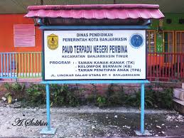 Meningkatkan kegiatan sistem pembinaan profesional di gugus sekolah melalui kkg dan kkks. Kumpulan Gambar Dan Foto Papan Nama Lembaga Paud Anak Paud Bermain Belajar
