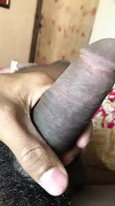 裸で風呂に入る未経験の男