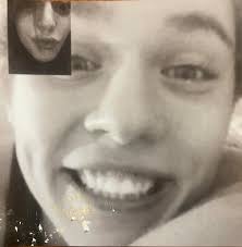 Can someone remove the streaks from the mirror photo?