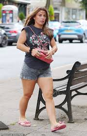 Born 3 april 1986) is an english television presenter coleen mary mcloughlin was born in liverpool, merseyside, to tony and colette mcloughlin. Coleen Rooney Is Pictured For The First Time Since Becky Vardy Accused Her Of Leaking Stories Readsector