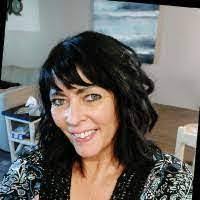 Lynnette Mathews's Instagram, Twitter & Facebook