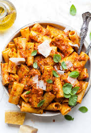 Reduce the heat slightly, add the chorizo to the pan and fry for 2 to 3 minutes, until golden and crisp. Red Pesto Pasta Dishing Out Health