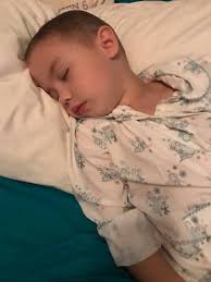 Smart doesn't look so good, Arf!😷 She's coughing a lot and probably has  fever, too... Tom, Hannah! Help Smart, Arf!!🩺