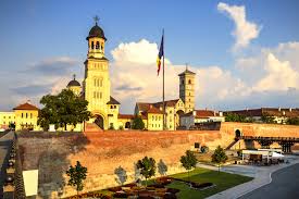 Reprezinta cea mai spectaculoasa strapungere morfologica a crestei calcaroase vulturese, nu atat prin. 10 Obiective Turistice Din OraÈ™ul Alba Iulia Buna Dimineata