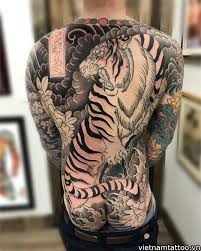 Hình xăm geisha có thể được thực hiện theo từng phong cách. 199 Hinh XÄƒm Ä'áº¹p Kin LÆ°ng Bit LÆ°ng Ä'Æ°á»£c Tuyá»ƒn Chá»n Má»›i Nháº¥t Hiá»‡n Nay