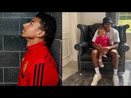 Jesse lingard makes way for wayne rooney, as he takes to the field for the final time in an england shirt. Jesse Lingard Teach Play With Her Daughter Manchester United Usjkfootball Epl Fun With Kid Youtube