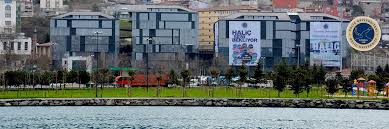 Abi kampüs diye bir şey var süper he. Halic Universitesi Trucas