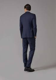 Stampato o tinta unita, mini oppure lungo fino ai piedi. Abiti Cerimonia Uomo Armani 2018 Foto 13 15 Qnm