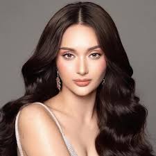 READ ON via Dayanara Sanchez Miss Universe 2012 TOP 5 Finalists (Question &  Answer Portion) Judge Diego Boneta: "If you could make a new law, what  would it be and explain