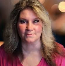 Lisa Arellano's Instagram, Twitter & Facebook