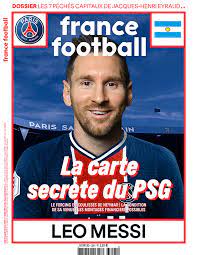 Messi started his barca career with no.30 jersey and then played with jersey no.19 for two years at barcelona. Vestido Com A Camisa Do Psg Messi E Capa Da Revista France Football Superesportes