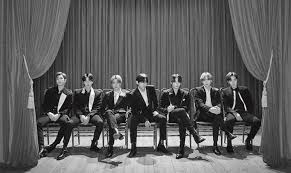 Weverse shop is an app and website where army can buy official bts merchandise, exclusive items, and content. Big Hit S Fan Community Weverse Hits 10 Million Downloads Hab Korea Net