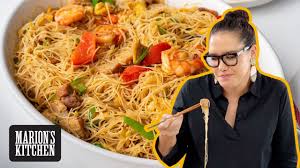 Set aside until noodles are softened, about 15 minutes. The Singapore Noodles I Ve Never Eaten In Singapore Marion S Kitchen Youtube