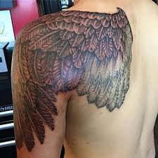 Le sens peut également être en fonction de son emplacement. Tatouage Aile Une Expression De Spiritualite Et De Vision
