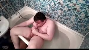 Артем сосет сам себе дрочит ногами сам себе в ванной лижет ноги self suck  autofellatio self footjob