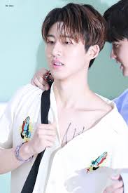 That Collar Bones Tho Entertainment Suami Rapper