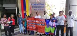10.1 kontraktor adalah bertanggungjawab mengadakan pembersihan tertentu dengan lebih teliti, sempurna atau dengan lain perkataan mengadakan mutu kerja yang lebih baik daripada kerja harian yang biasa bila mana Kpm Jangan Cuci Tangan Daripada Perlindungan Untuk Ribuan Pekerja Kontrak Yang Hilang Kerja Sosialis