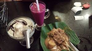 Buah naga merah bisa diolah jadi minuman enak dan berkhasiat dan cocok untuk dikonsumsi secara teratur. Es Durian Original Jus Buah Naga Sate Picture Of Ganti Nan Lamo Padang Tripadvisor