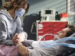 Februar 2021 sind auch alle bisher erschienenen 16 staffeln von „grey's anatomy bei disney+ im stream zu finden. Grey S Anatomy Zwei Alte Bekannte Helfen Meredith Sich Zu Entscheiden Recap Folge 10 Staffel 17 Netzwelt