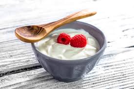 Bawa segudang manfaat untuk kesehatan dan juga kecantikan. 6 Manfaat Greek Yogurt Yang Sudah Tidak Perlu Diragukan Lagi