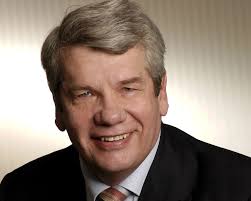 Une nouvelle esplanade au nom de l'ancien maire Jean Doré inaugurée à  Montréal