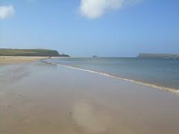 Along The Beach And Out To Sea Padstow Cornwall Beach Places To Visit North Cornwall