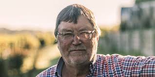 Lindsay Mccall's Instagram, Twitter & Facebook