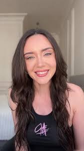 Catherine Knott's Instagram, Twitter & Facebook