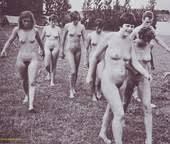 Résultat de recherche d'images pour "angela merkel nude beach"