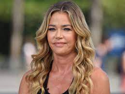 Denise married former football player and cbs sports anchor jim hill on 14 february 1981. Denise Richards Won T Let Her Kids Watch Wild Things English Movie News Times Of India