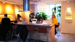 Ikea configuration meubles de cuisine / catalogue cuisine ikea 2020 : Ikea Teste Un Format Compact A Londres Marche Maison