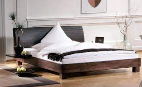 According to feng shui, a good bedroom is one that promotes a nourishing and harmonious energy. Feng Shui Bett