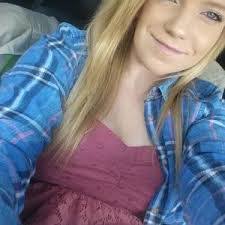 Lori Hewitt's Instagram, Twitter & Facebook