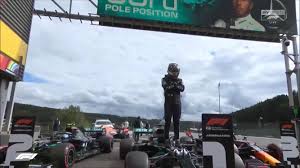 Race result fastest laps pit stop summary starting grid qualifying practice 3 practice 2 practice 1. Wakanda Forever Tribute From Lewis Hamilton After Today S F1 Qualification Marvelstudios