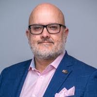 Lee Mackey's Instagram, Twitter & Facebook