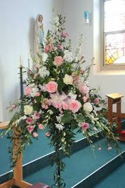 Pedestal Arrangement Lovely Shape Could Add Some Blue Large Flower Arrangements Large Floral Arrangements Flower Arrangements