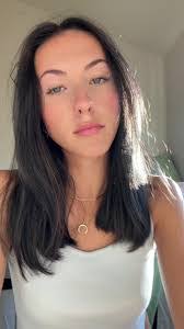 Selena Cagle's Instagram, Twitter & Facebook