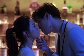 2018年以電影《 誰先愛上他的 》獲得 2018年台北電影獎 最佳女主角. è»Šå‹¢æ˜Ÿèž ä¿—å¥³ è¬ç›ˆè±å»ä¸Šä»– æº«æ˜‡è±ªé†‹å‹å¤§ç™¼å¤§é¬§å¥³å‹è¾¦å…¬å®¤ Carture è»Šå‹¢æ–‡åŒ–