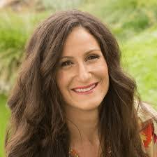 Danielle Weis's Instagram, Twitter & Facebook