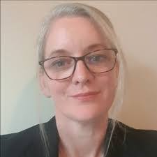 Deirdre Desmond's Instagram, Twitter & Facebook