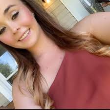 Sharon Kast's Instagram, Twitter & Facebook