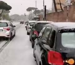 La città è in tilt. Nubifragio A Roma Grandine Nella Capitale Gli Interventi Della Polizia Locale Terzo Binario News