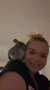 Before and after of my $5.00 thrift store house do over 🤗🤗🤗🎃🎃🎃 I had  much fun doing this. Next up is my thrift store Halloween painting 🤗🤗🤗🤗