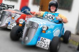Rod kimble is a naïf, a slacker living in a small us town with his mom, his younger brother, and his stepfather whose respect he craves. Hotrod Tour Aachen Mit Dem Gokart Uber Die Strasse Guiders De